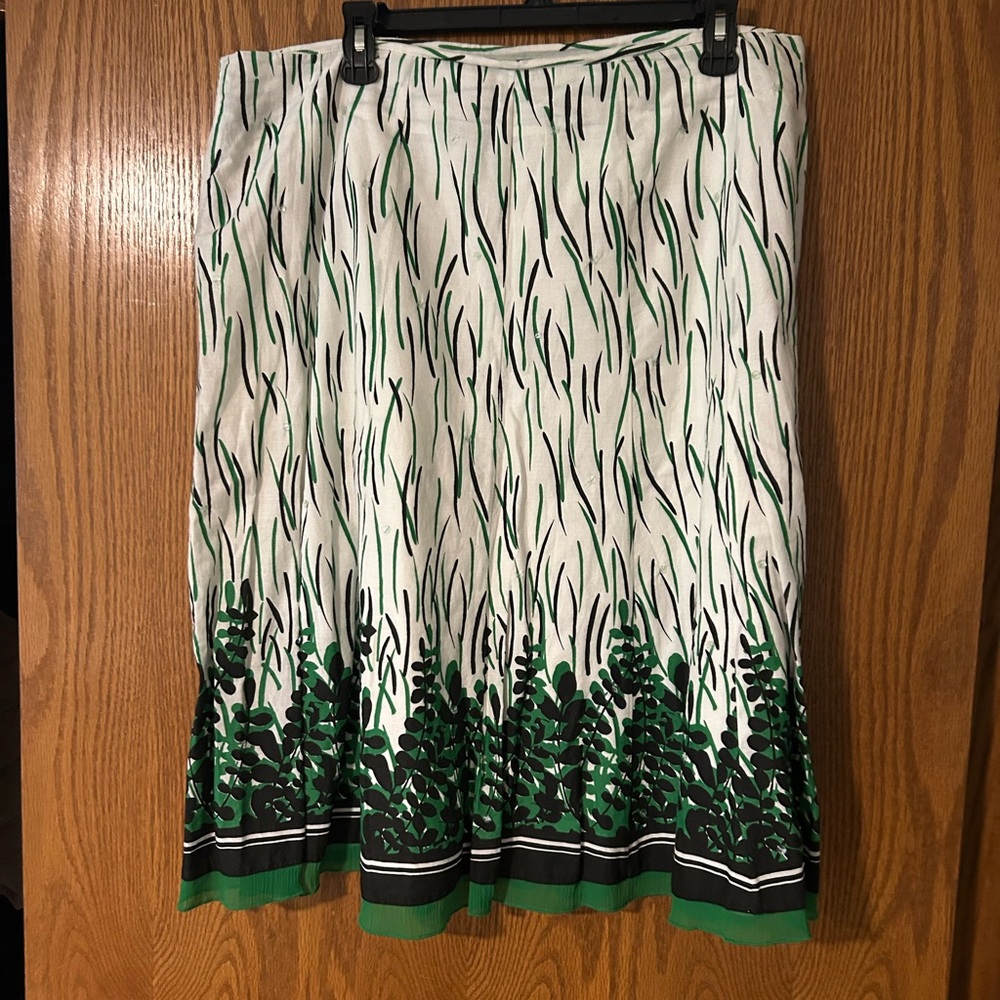 Style & Co Women’s Green and Black Patterned Skirt